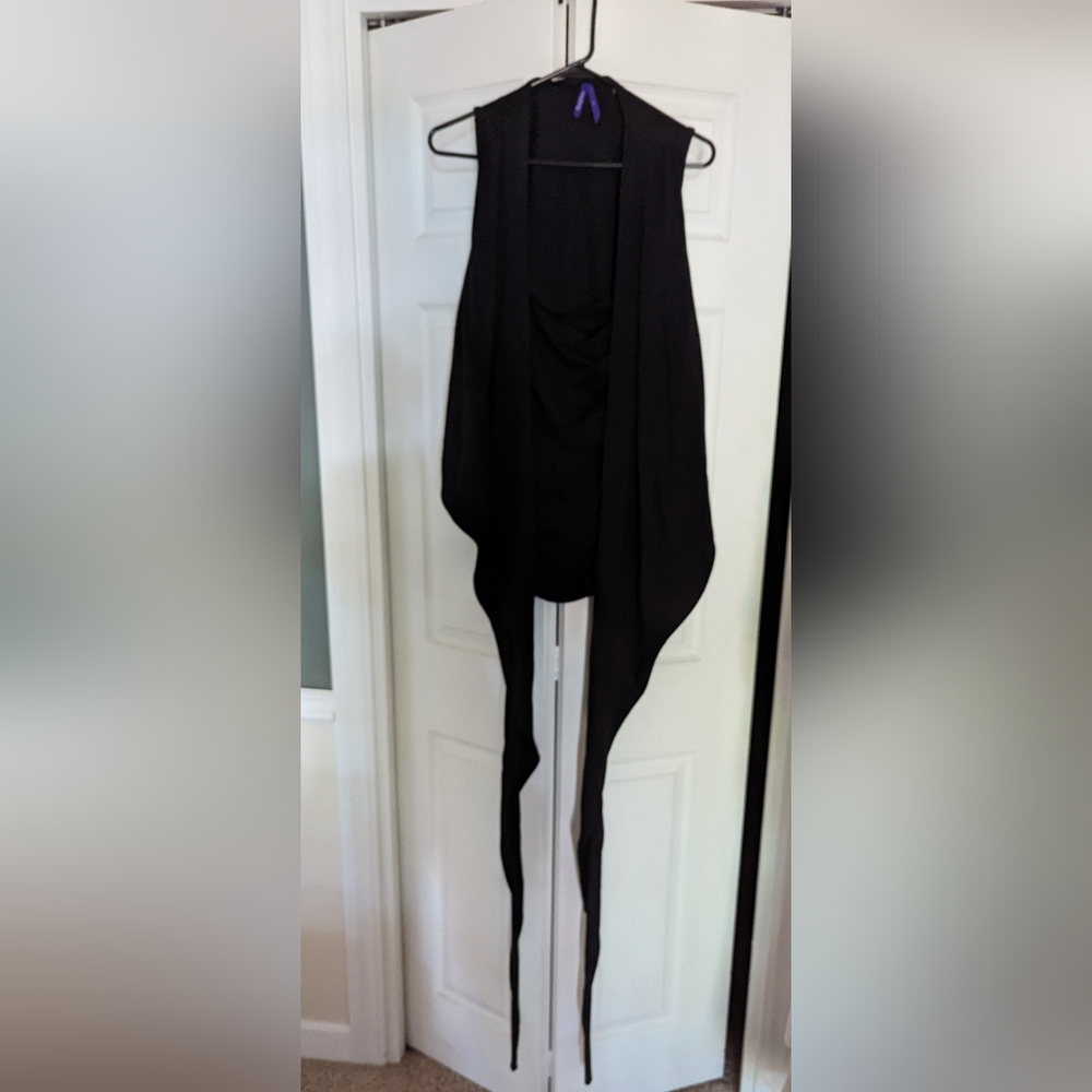 Seraphine black sleeveless skin to skin top